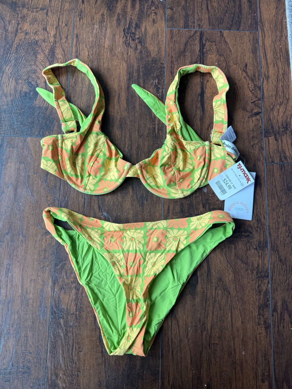 DIPPIN DAISYS NWT BIKINI SET